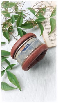 Image 3 of Bracciale bangle artigianale in pelle ANTIOPE KING - Indaco Fondente