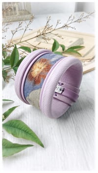 Image 2 of Bracciale bangle artigianale in pelle ANTIOPE KING - Indaco Infinito