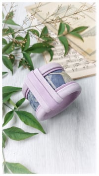 Image 4 of Bracciale bangle artigianale in pelle ANTIOPE KING - Indaco Infinito