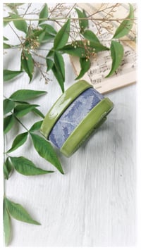 Image 15 of Bracciale bangle artigianale in pelle ESSENTIAL MEDIUM- Indaco Arboreo