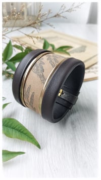 Image 12 of Bracciale bangle artigianale in pelle ANTIOPE KING - Caffè amaro