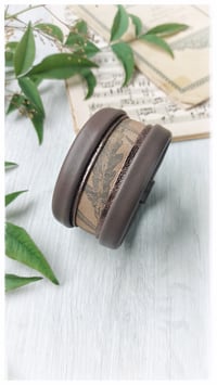 Image 18 of Bracciale bangle artigianale in pelle ANTIOPE MEDIUM - Caffè amaro