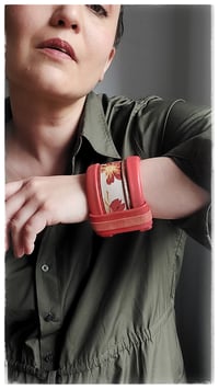 Image 8 of Bracciale bangle artigianale in pelle ANTIOPE KING - Flora Intenso