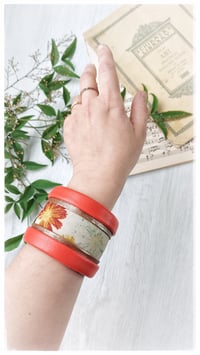 Image 15 of Bracciale bangle artigianale in pelle ANTIOPE KING - Flora Intenso