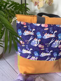 Image 4 of Sac à projets taille M, poche avant transparente: Chatons et pelotes