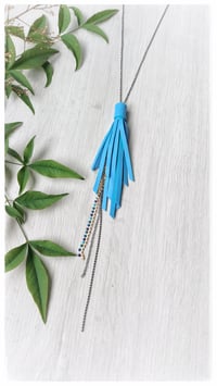 Image 6 of Collana artigianale in pelle SPARROW small - "Cielo"