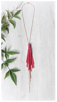 Image 1 of Collana artigianale in pelle SPARROW small - "Strawberry"