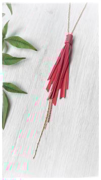 Image 5 of Collana artigianale in pelle SPARROW small - "Strawberry"