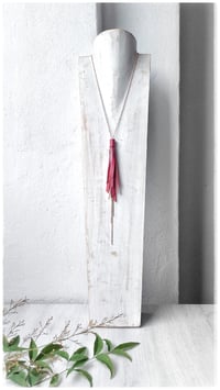 Image 3 of Collana artigianale in pelle SPARROW small - "Strawberry"
