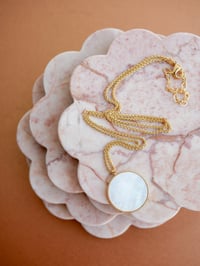 Image 3 of Collier SOLUNA - Nacre Blanche