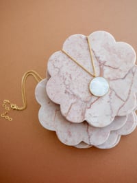 Image 6 of Collier SOLUNA - Nacre Blanche