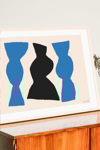 Image 2 of Trois Vases