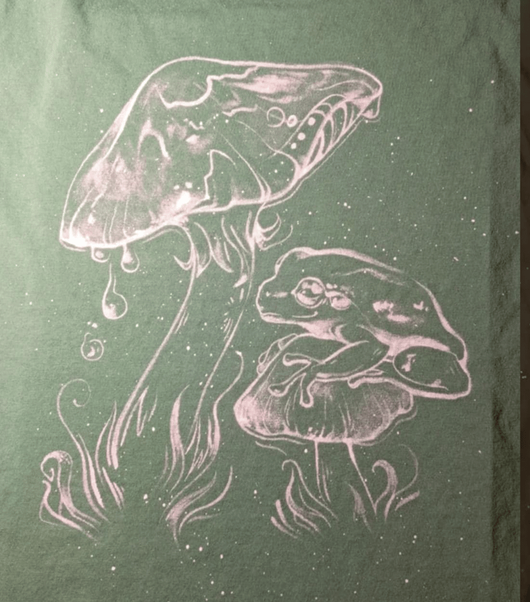 Hand-painted bleach t-shirts ♡  Image 4