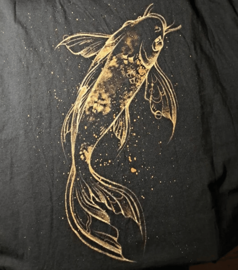 Hand-painted bleach t-shirts ❉ Image 3