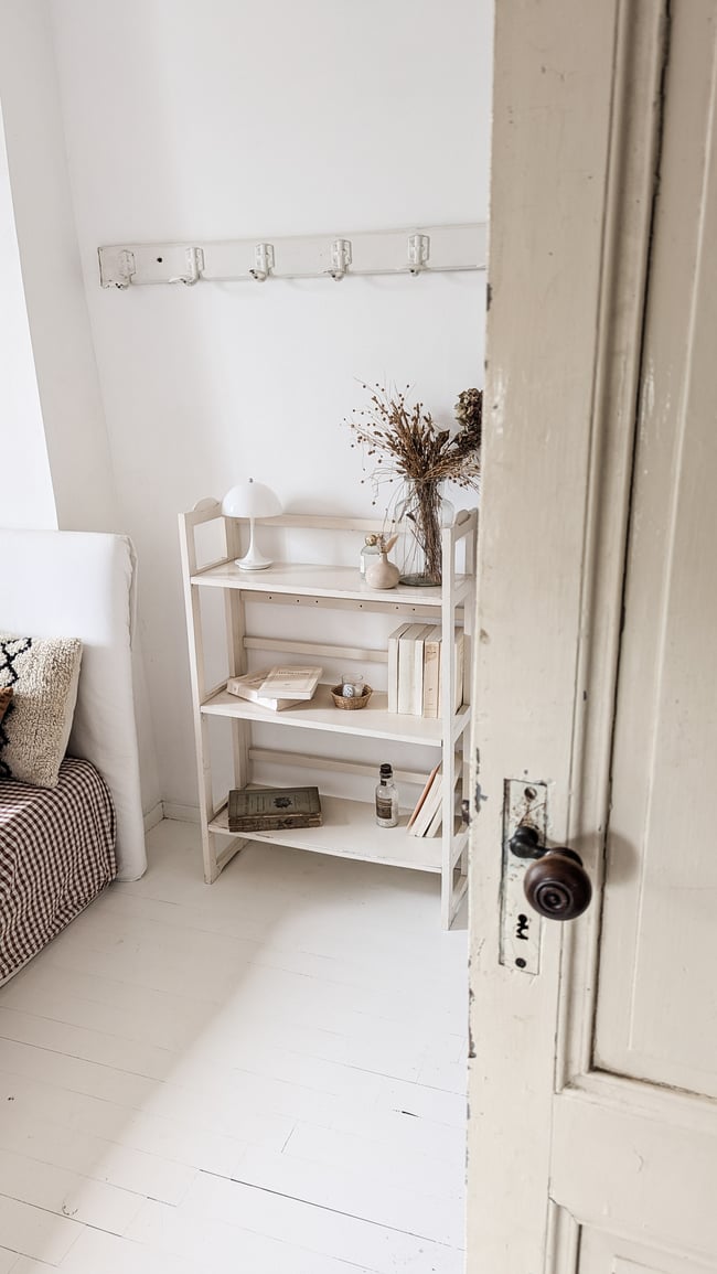 Étagère de bouquiniste crème 