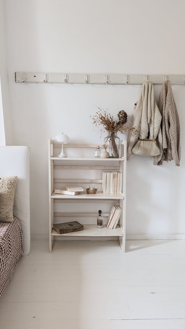 Étagère de bouquiniste crème 