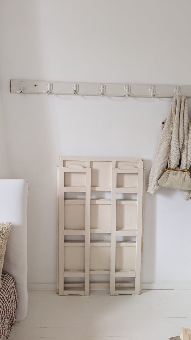 Étagère de bouquiniste crème 