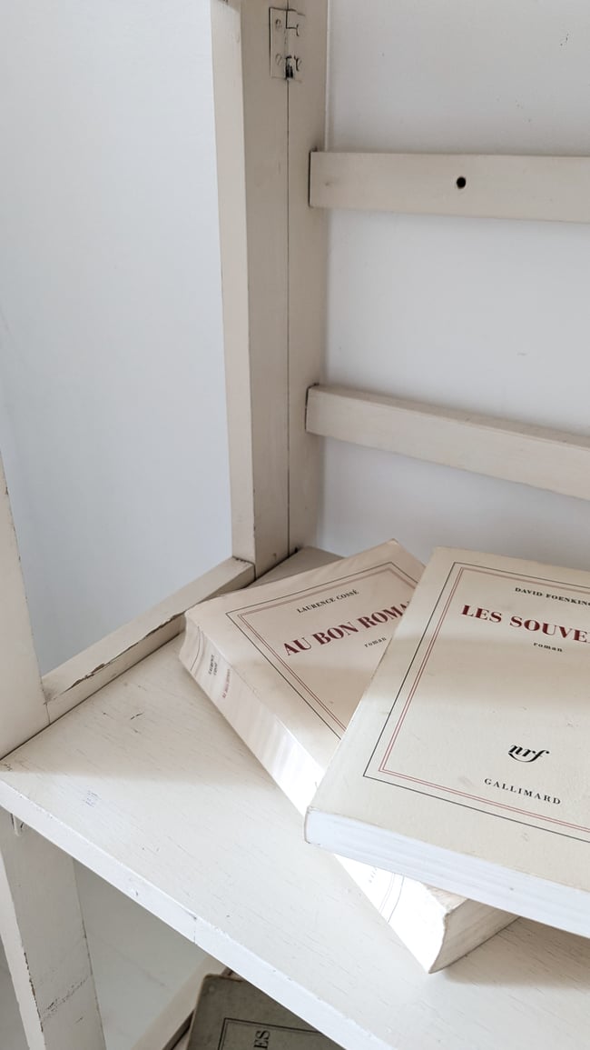 Étagère de bouquiniste crème 