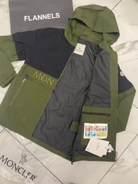 Image 3 of Mens windbreak mona (1:1)