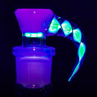 Image 2 of WILDBERRY > ICY WHITE SATIN / ILLUMINATI SPIRAL 18MM SLIDE