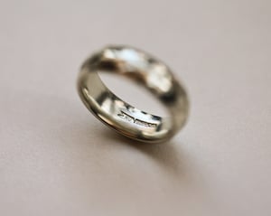 Image of 18ct White gold 6mm ‘Olive leaf’ engraved court ring