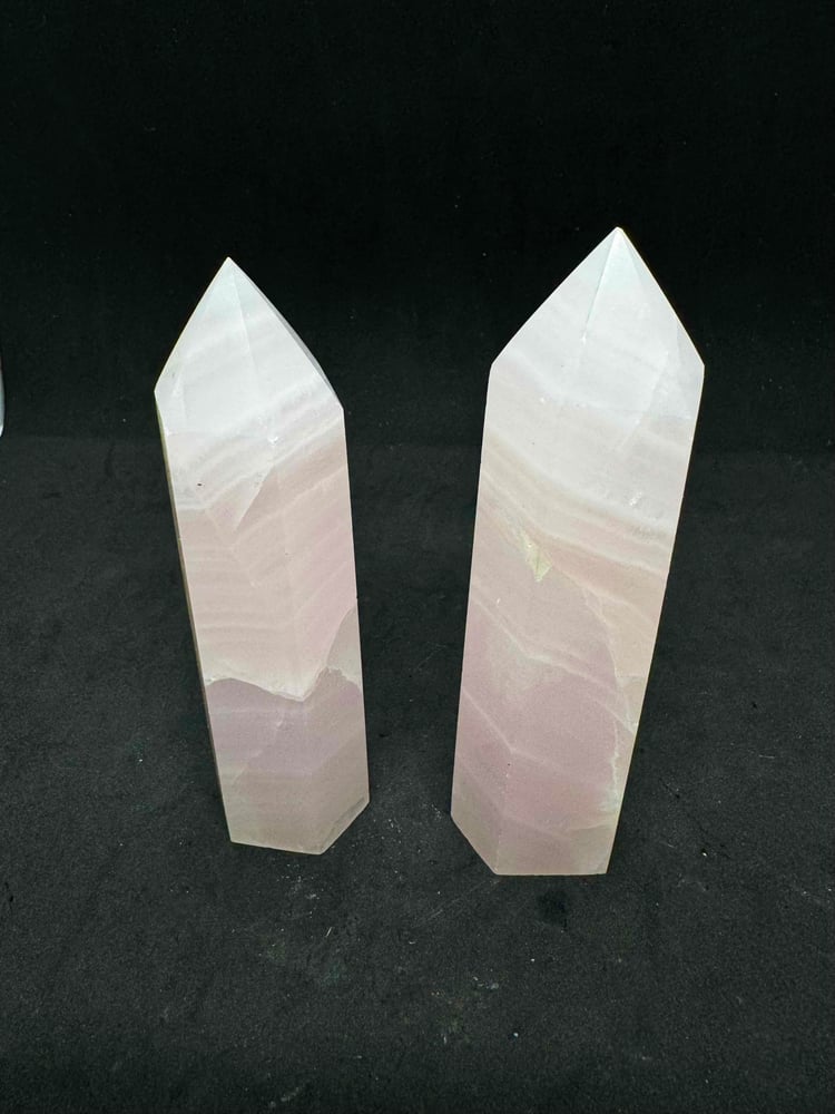 Image of Mangano Calcite Towers (2pcs)