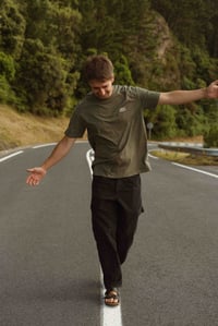 Image 4 of CAMISETA OVERSIZE "KLASIKA" KAKI