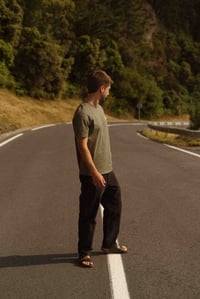 Image 2 of CAMISETA OVERSIZE "KLASIKA" KAKI