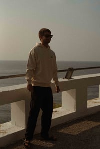 Image 3 of SUDADERA OVERSIZE "KLASIKA" NATURAL
