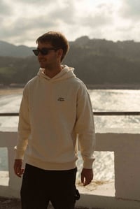 Image 1 of SUDADERA OVERSIZE "KLASIKA" NATURAL