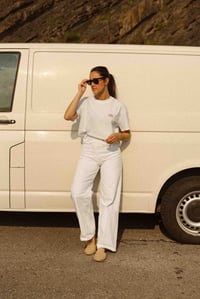 Image 2 of CAMISETA OVERSIZE MUJER "KLASIKA" BLANCA
