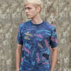 camiseta graffiti azul