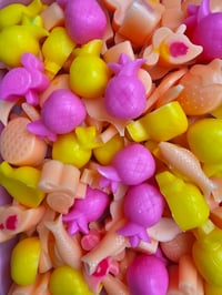 Image 5 of Tropic like it's hot- a Rockytop Wax Works exclusive custom houseblend fragrance 