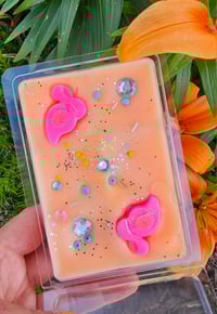 Image 2 of Tropic like it's hot- a Rockytop Wax Works exclusive custom houseblend fragrance 