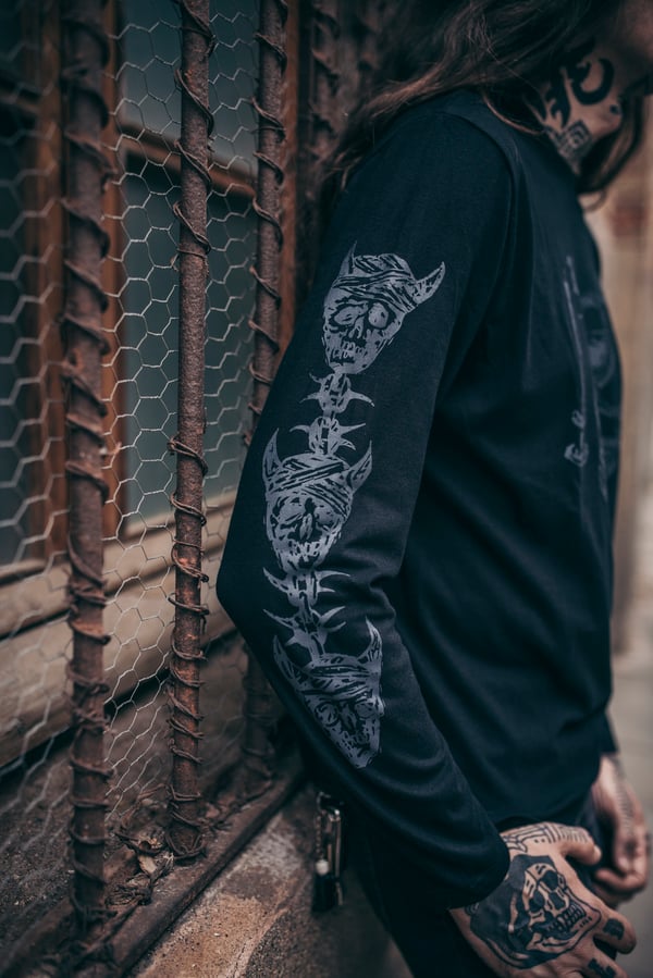 LA MISÈRE LONG SLEEVE TSHIRT - proyecto eclipse