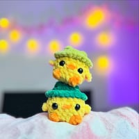 Image 2 of Duck Plushie With Frog Hat – Crochet Duck Keychain – Handmade Amigurumi Duck – Cute Gift Idea
