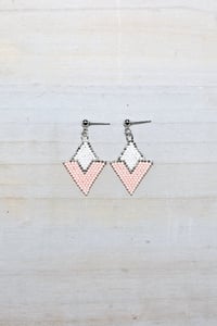 Pastal pink geometric diamonds 