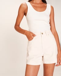 Image 2 of Short Rice Beige