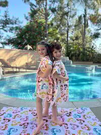 Image 3 of Aloha Hooded Towel