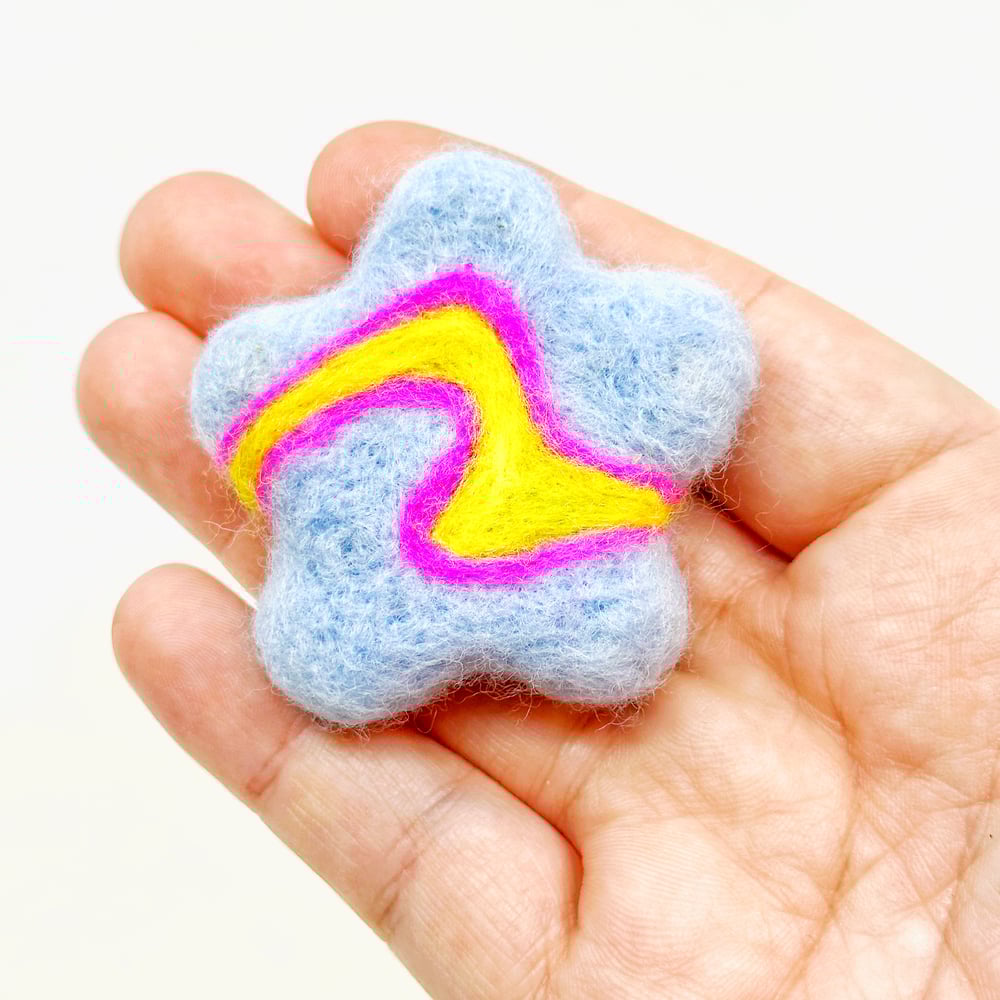 Image of Retro Star Felted Brooch
