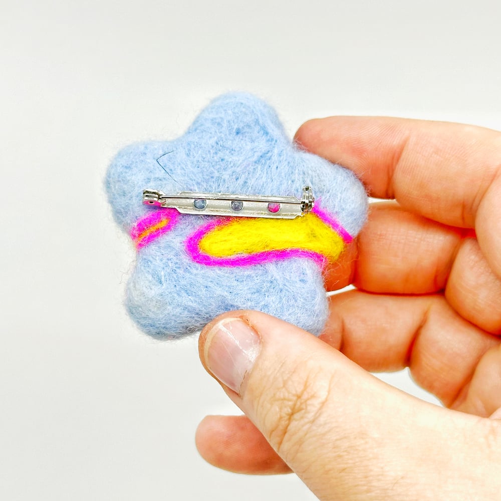 Image of Retro Star Felted Brooch