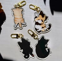 Image 3 of hanging kitty keychain