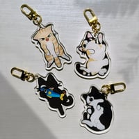 Image 2 of hanging kitty keychain