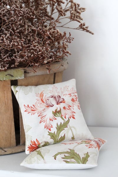Image of Coussin lavande tissu ancien (CSS1LAVANCORAIL)