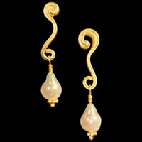 NUAGES COURBÉS Earring - White Drop Pearl