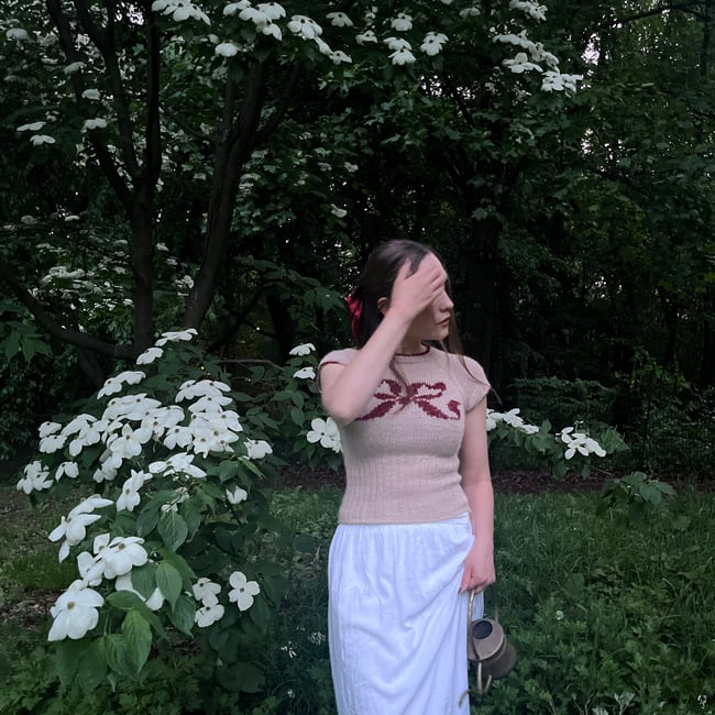 moth tee with burgundy bow (alpaca)