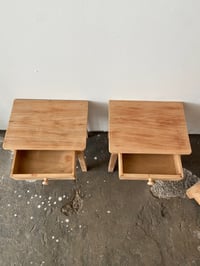 Image 3 of Paire de tables de chevets