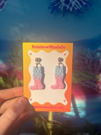 Meowdy boots earrings 