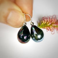 Image 1 of Iris Lustre Drops