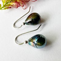 Image 2 of Iris Lustre Drops
